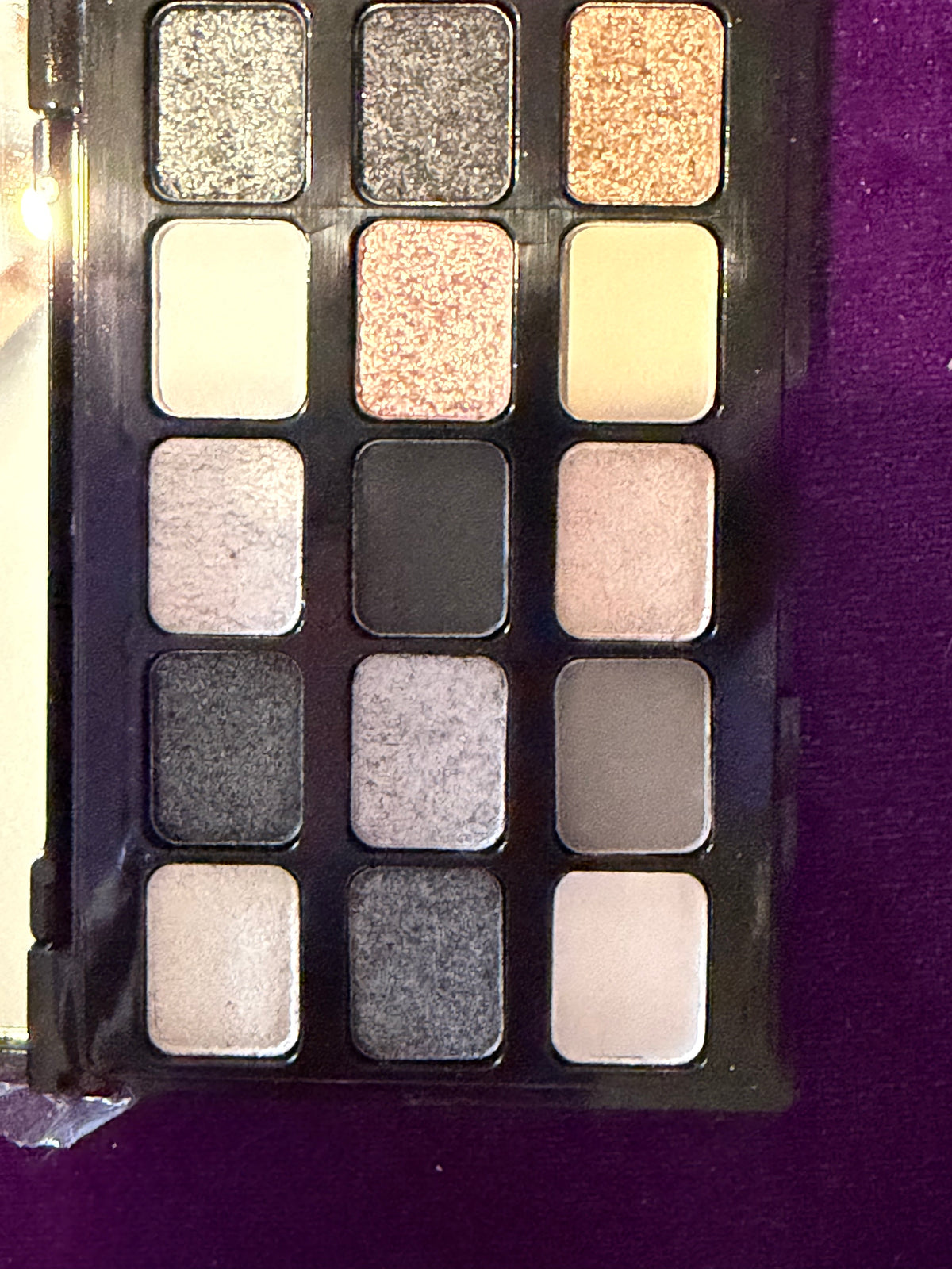 K’APEINE 15-Colour Gothic Eyeshadow Palette