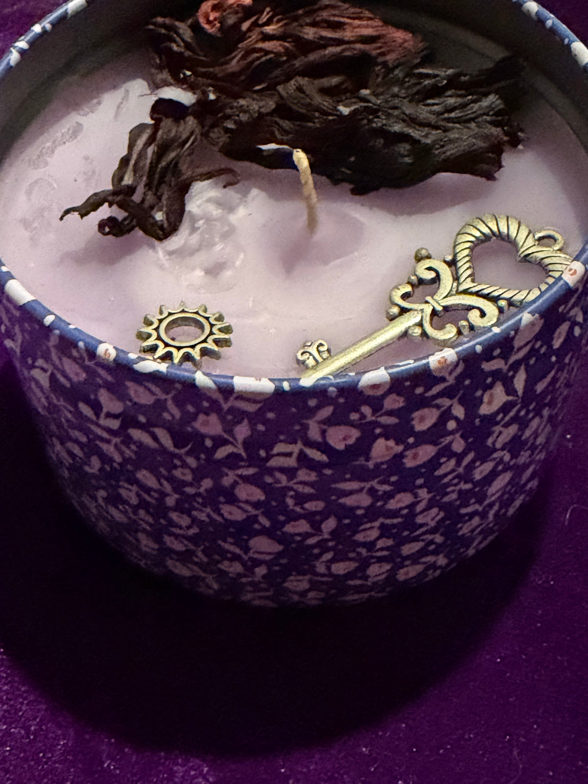 Patchouli Hibiscus & Charm Candle