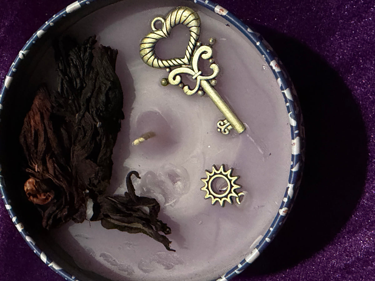 Patchouli Hibiscus & Charm Candle
