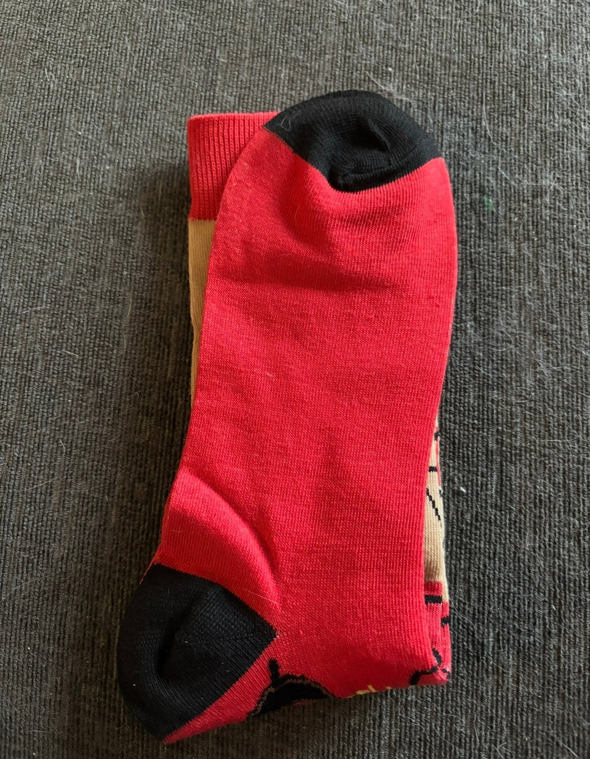 Le Chat Noir Black Cat Art Socks – Red & Cream – Up to UK Size 8