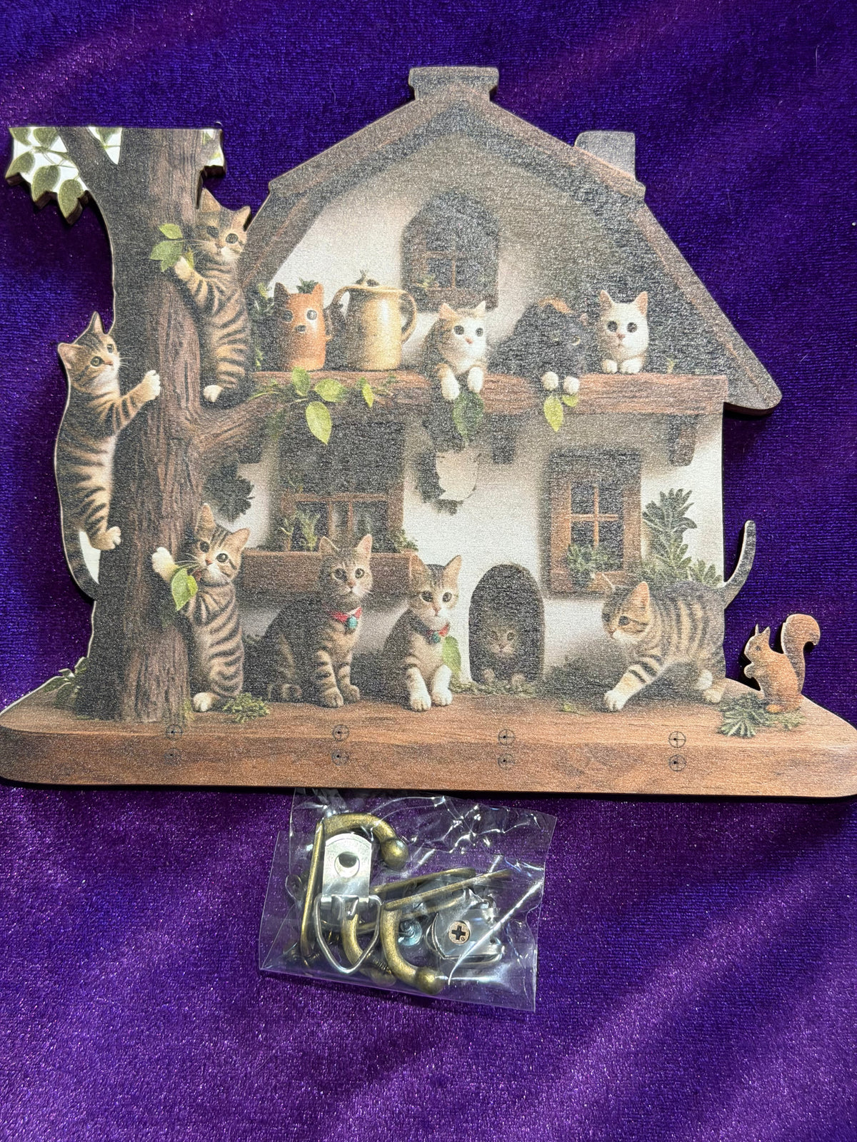 Cats at Home Wall-Mounted Key Holder