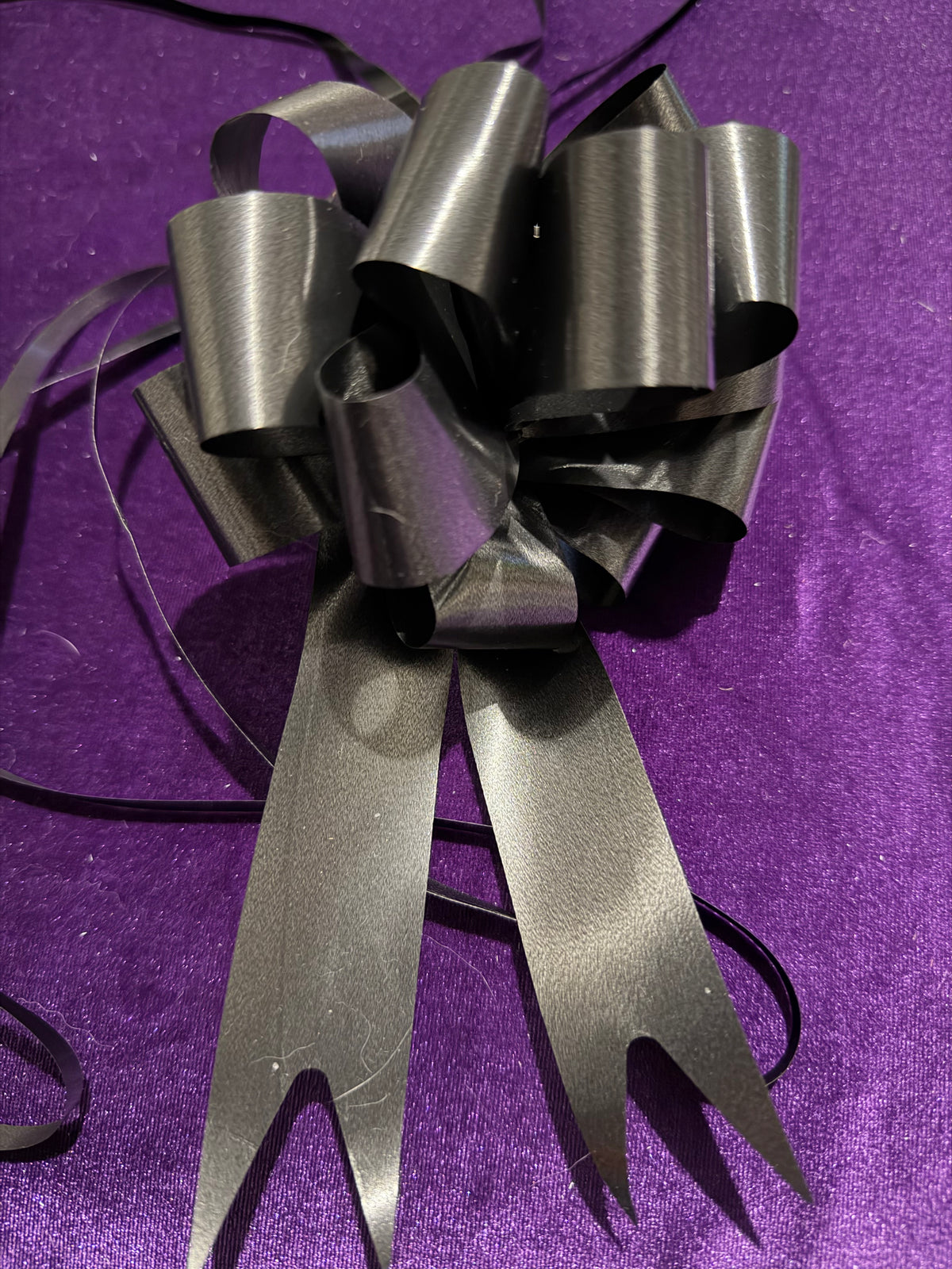 Large Black Pull Bow