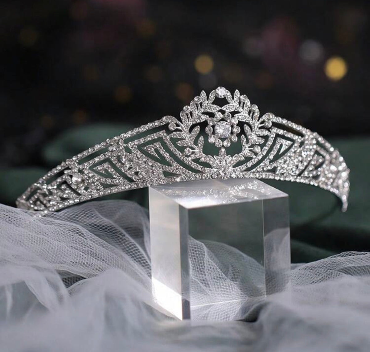 Royal Halo-Inspired Crystal Bridal Tiara