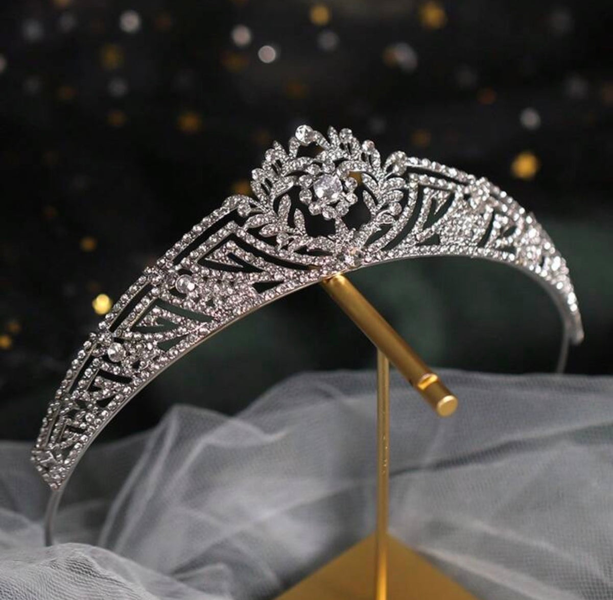 Royal Halo-Inspired Crystal Bridal Tiara