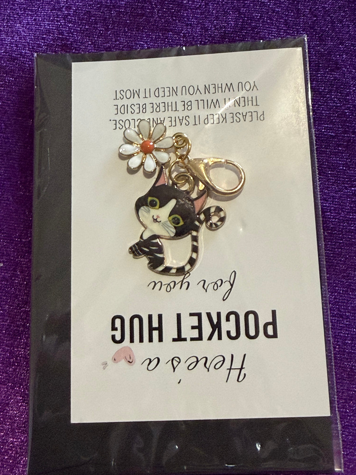 Cat Pocket Hug Clip Charm with Daisy Black & White