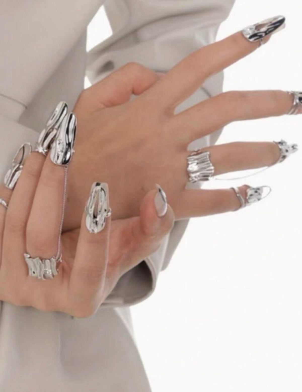 Silver-Tone Gothic Armour Finger Ring Set – 5 Pieces