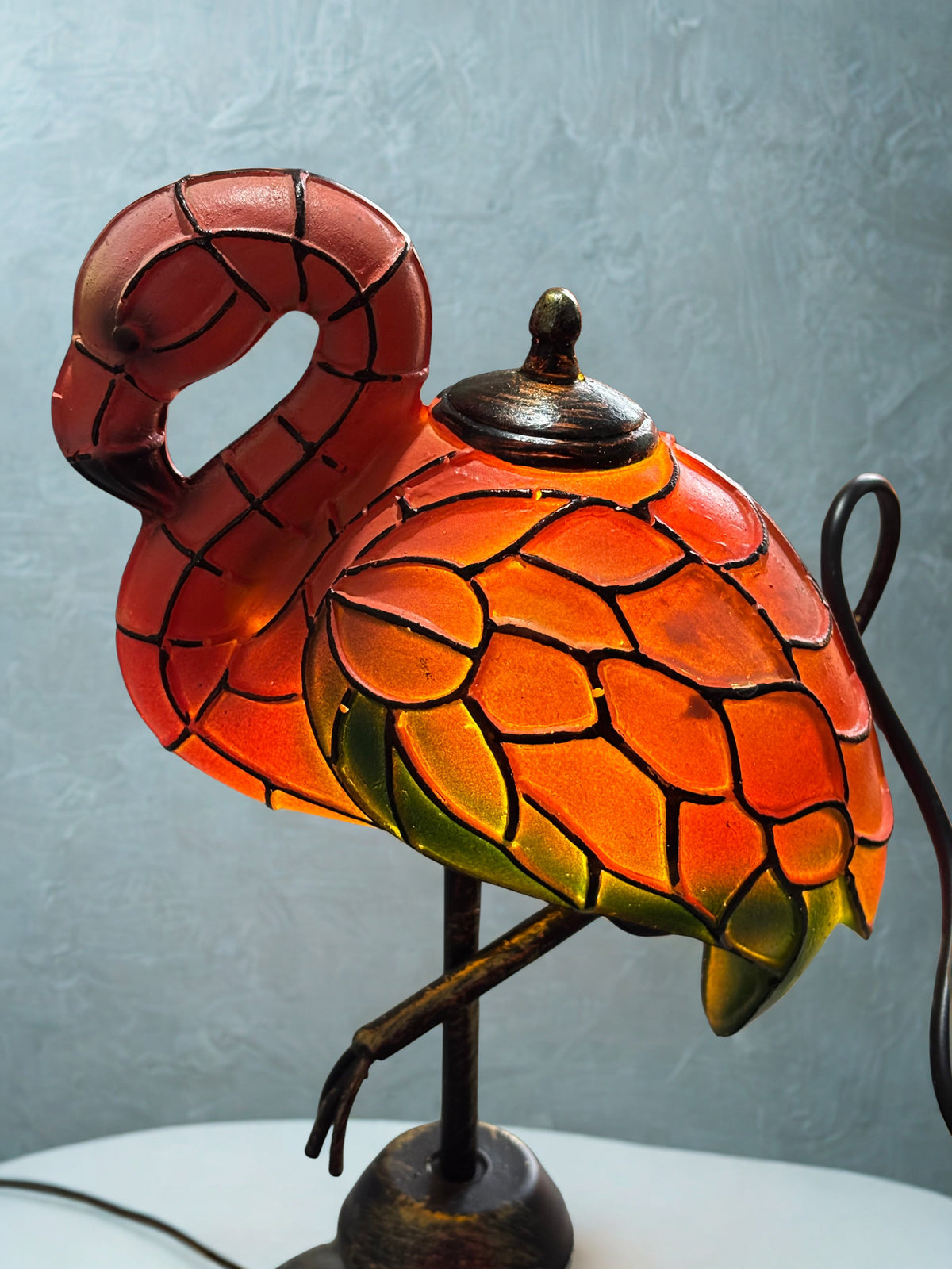 Tiffany-Style Illuminated Flamingo Table Lamp
