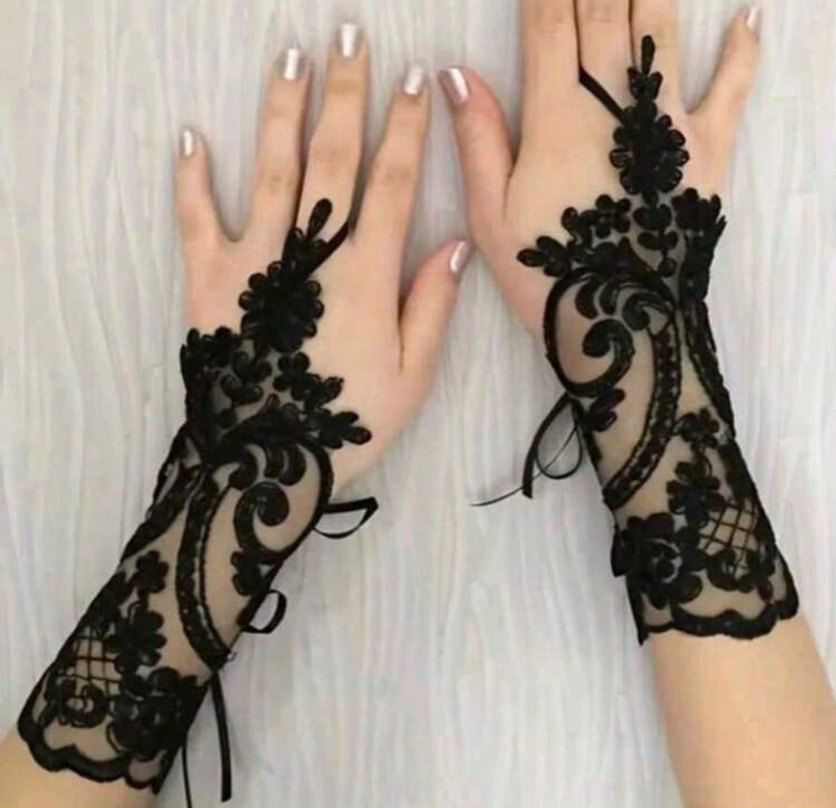 Black Gothic Lace Fingerless Gloves with Finger Loop