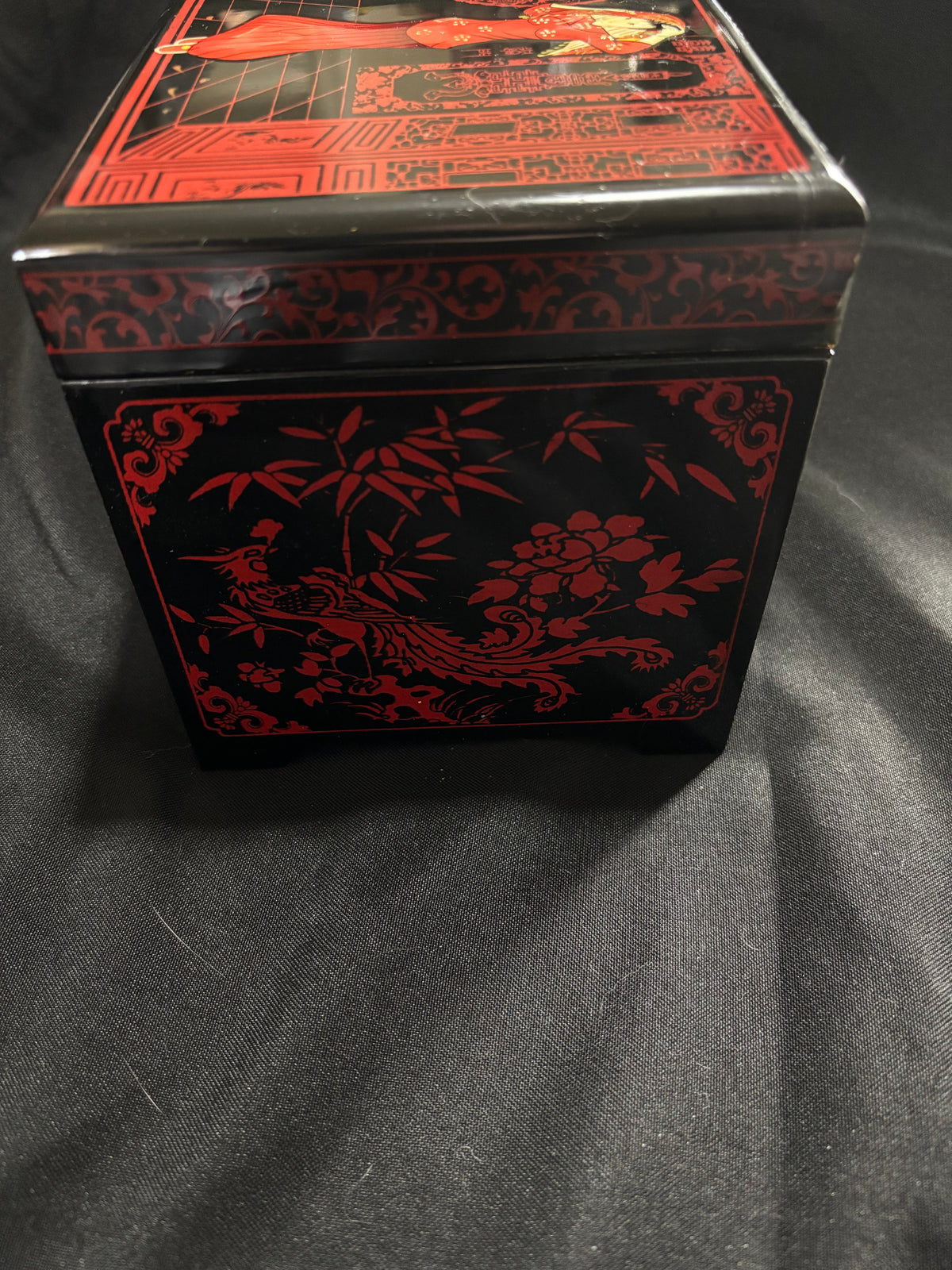 Vintage 1998 Chinese Black & Red Lacquer Jewellery Box – Hong Kong