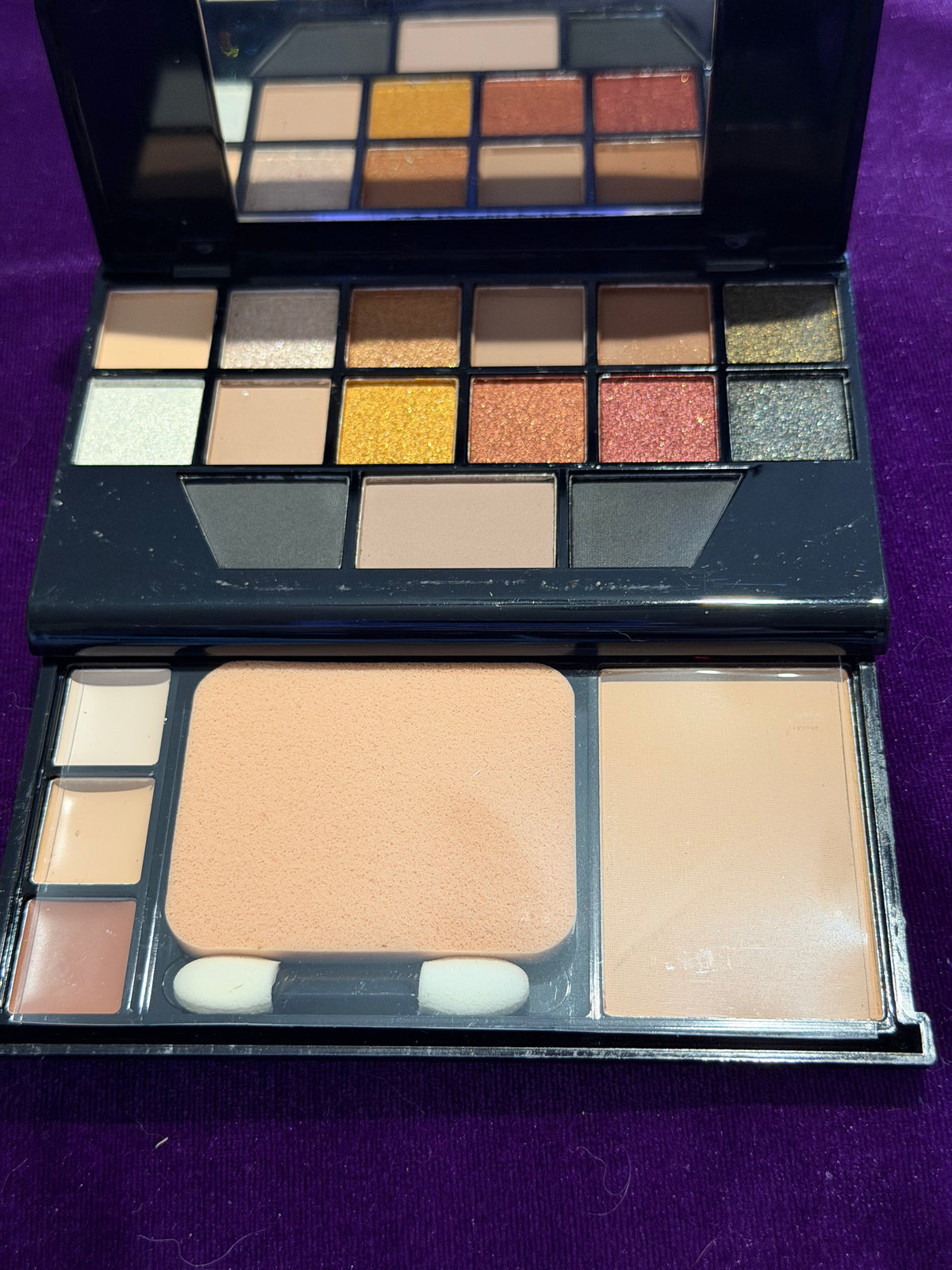 All-in-One Makeup Palette – Eyeshadow & Face Kit