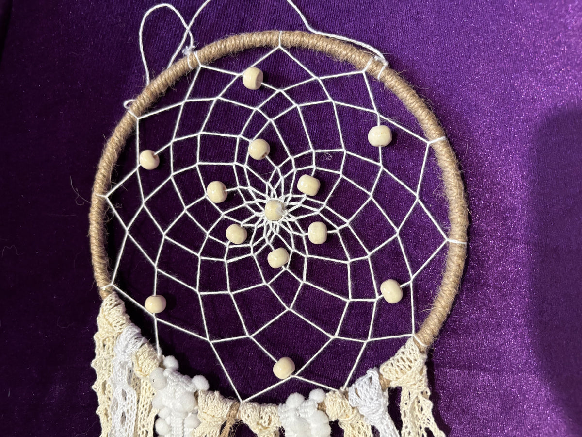 Lace and Feather Macramé Dreamcatcher – 6-Inch Hoop
