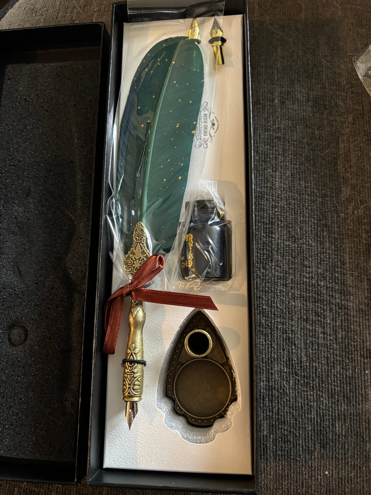 Vintage Green Feather Ink & Quill Set with Stand
