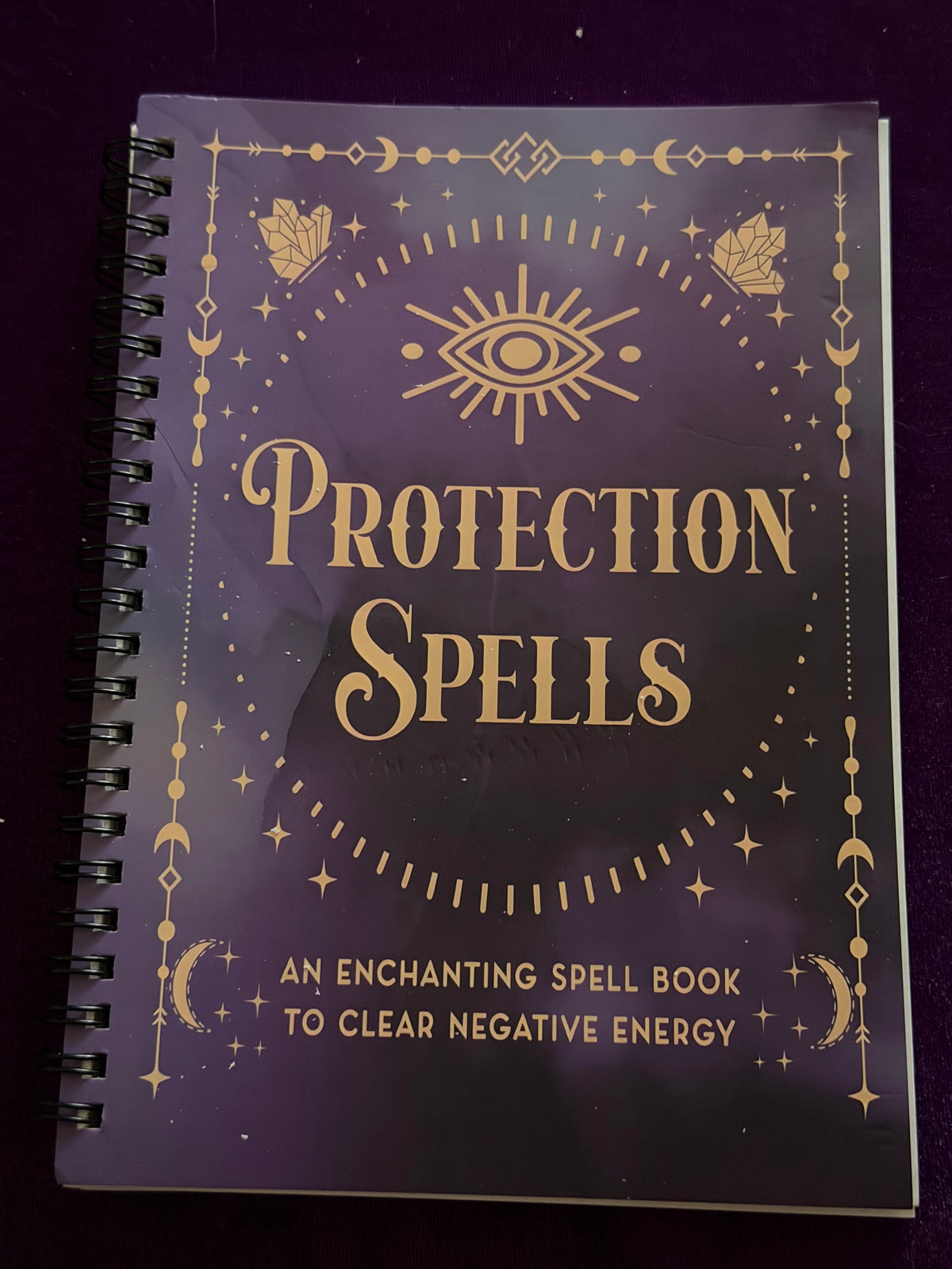 Protection Spells – An Enchanting Spell Book to Clear Negative Energy
