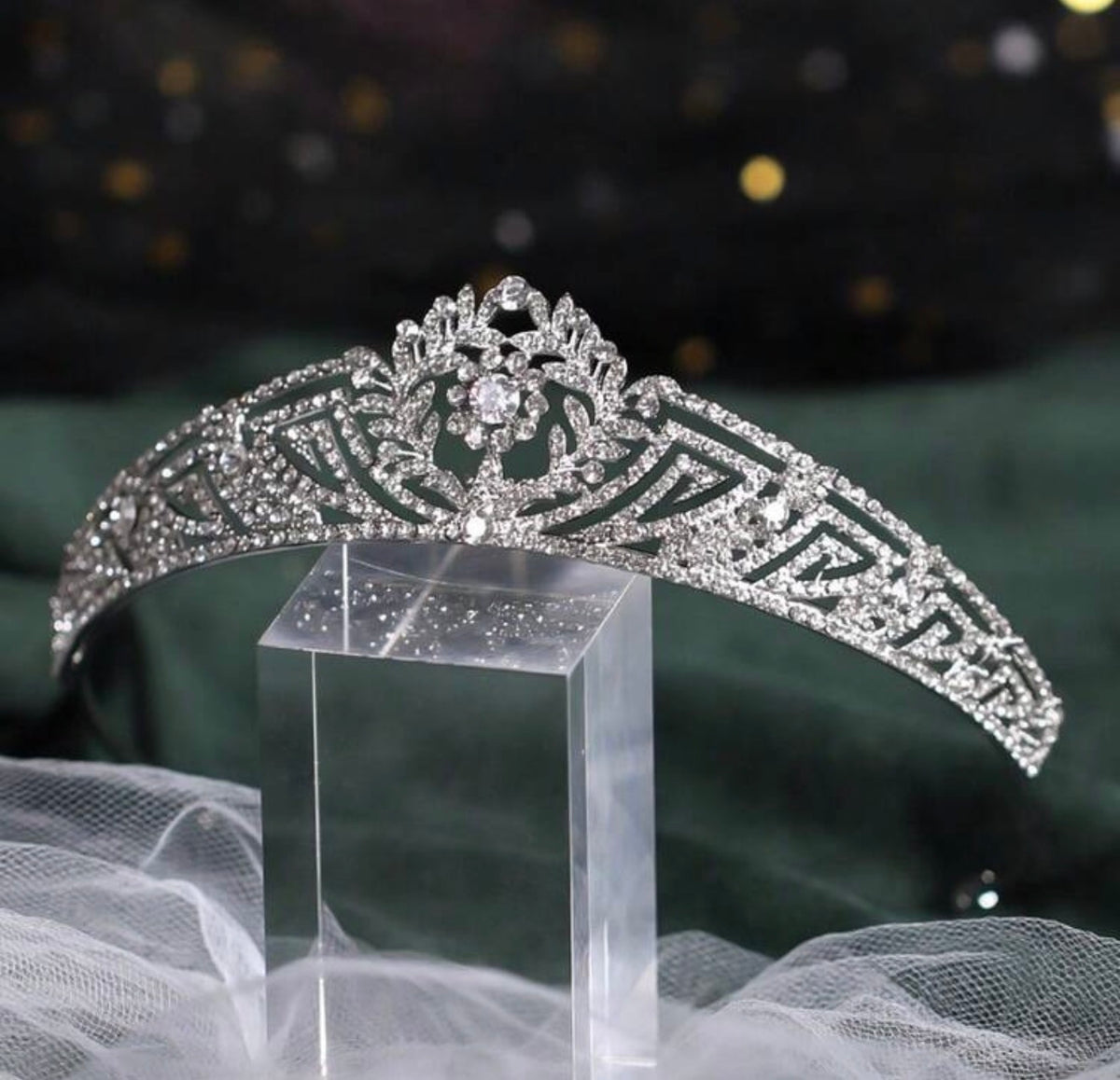 Royal Halo-Inspired Crystal Bridal Tiara